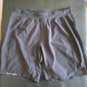 Black Lululemon Men’s shorts 9” Liner